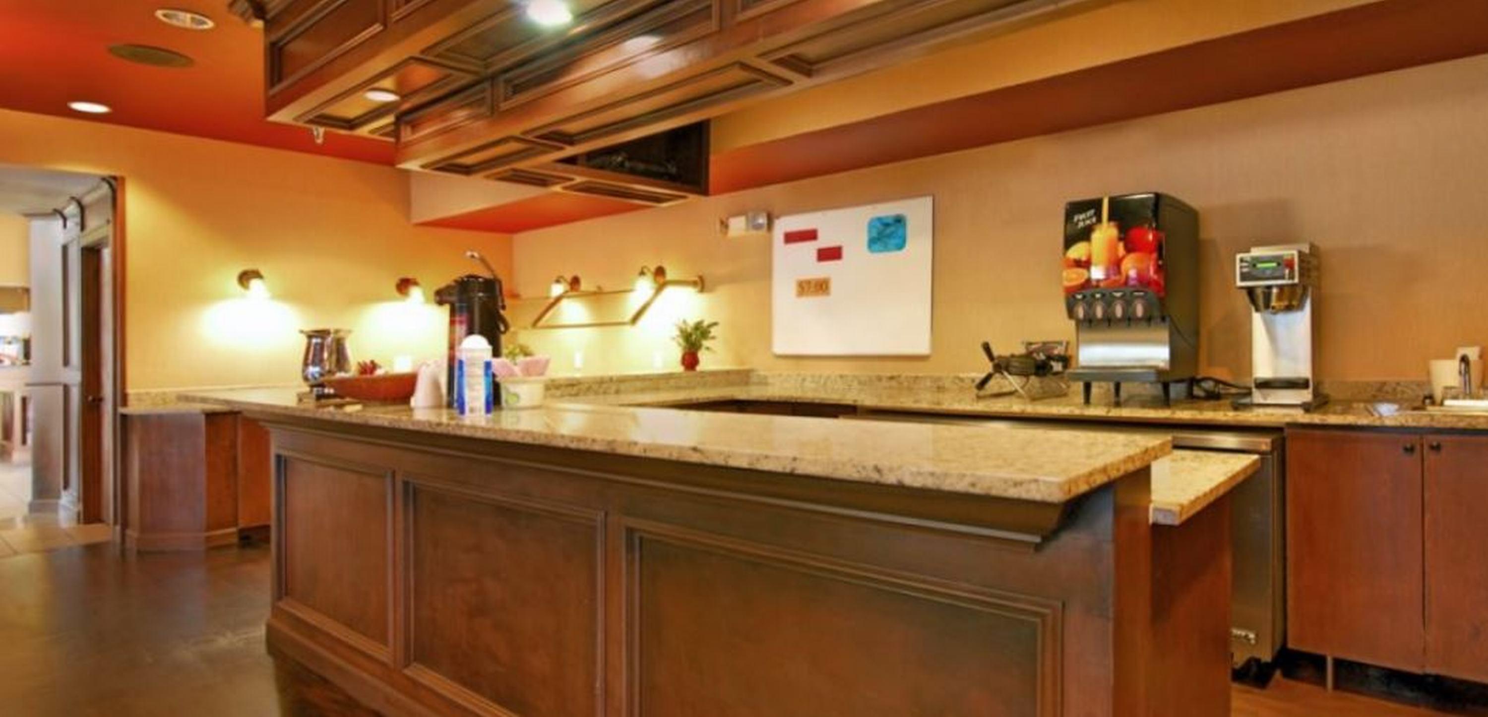 Quality Inn & Suites Denver Airport - Gateway Park Орора Екстер'єр фото