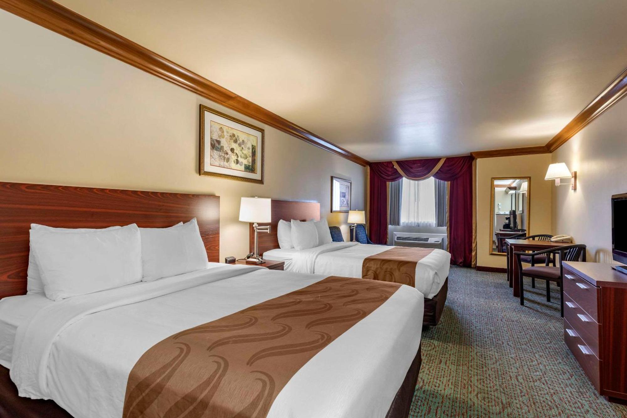 Quality Inn & Suites Denver Airport - Gateway Park Орора Екстер'єр фото