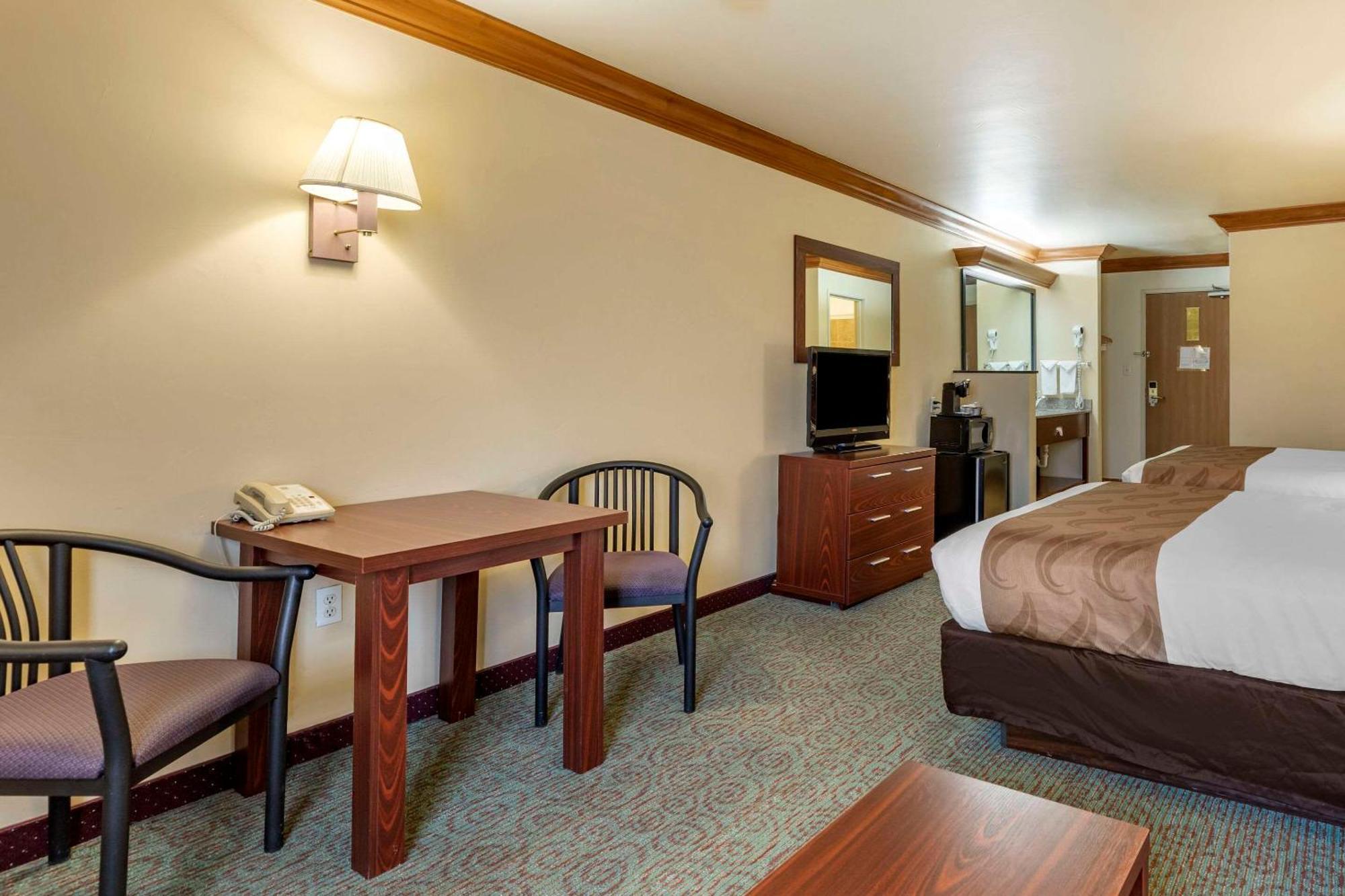 Quality Inn & Suites Denver Airport - Gateway Park Орора Екстер'єр фото