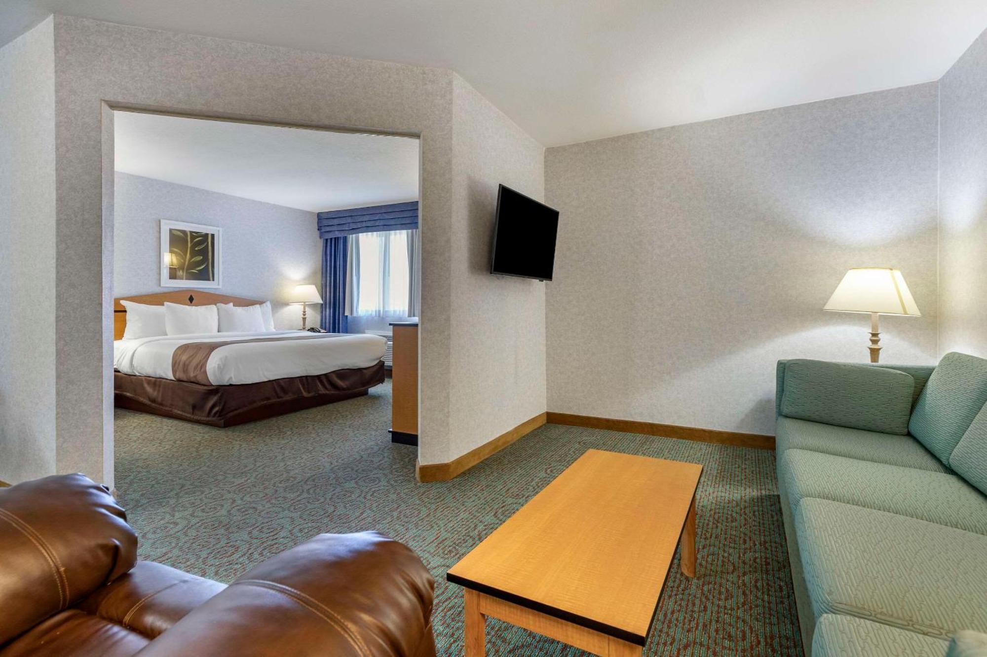 Quality Inn & Suites Denver Airport - Gateway Park Орора Екстер'єр фото