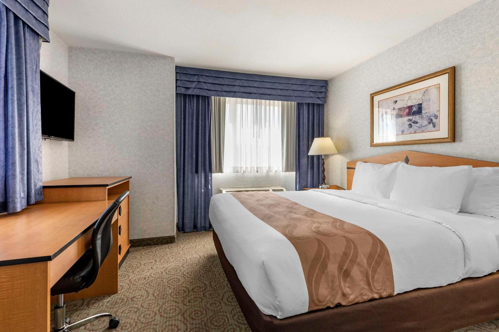 Quality Inn & Suites Denver Airport - Gateway Park Орора Екстер'єр фото