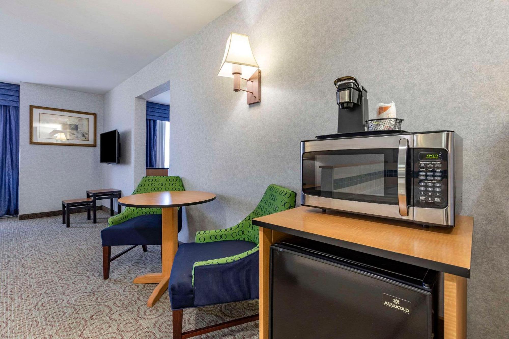 Quality Inn & Suites Denver Airport - Gateway Park Орора Екстер'єр фото
