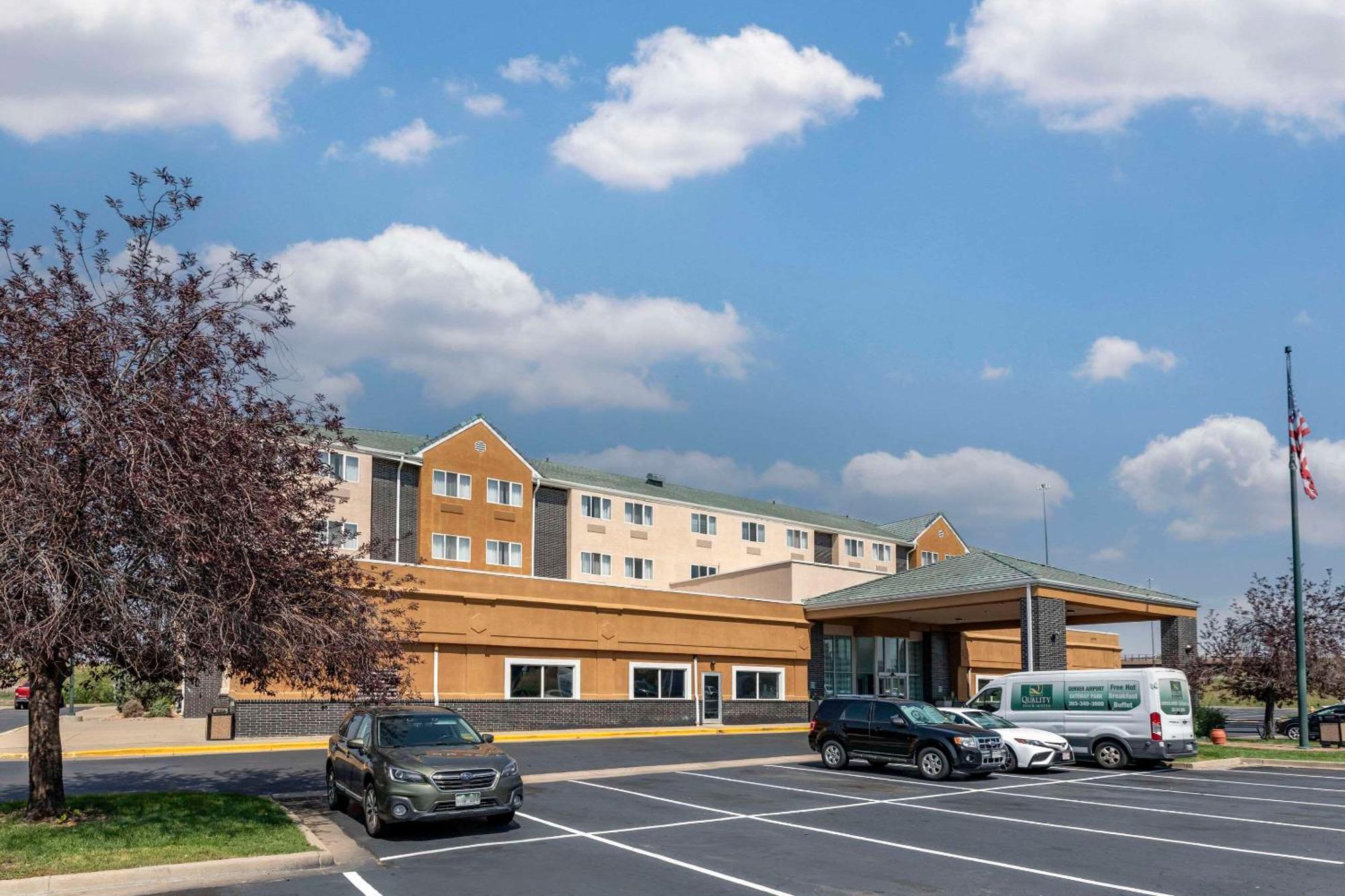 Quality Inn & Suites Denver Airport - Gateway Park Орора Екстер'єр фото